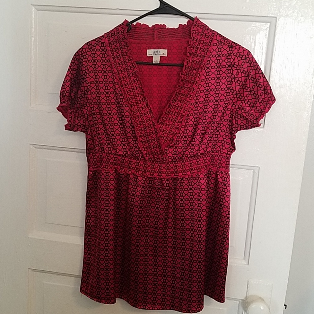 SO red heart top